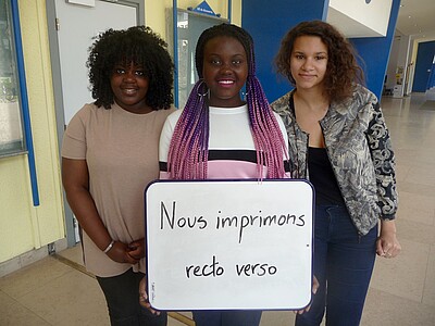 Andréa Marcel, Sabrina Leopold, Régine Berna, étudiantes à la Faculté de psychologie.