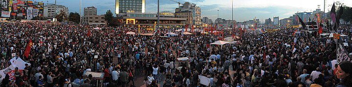 Manifestation dans le Parc de Gezi en juin 2013. Crédit photo : Mstyslav Chernov (CC-BY-SA)
