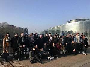 Un groupe de lycéens et d'étudiants lors de leur visite du Parlement européen le 24 au matin - Photo Anaïs Jaeg - Ipag