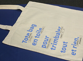 [En cours de réapprovisionnement - disponible à partir de janvier 2023] Tote bag (sac en tissu) (1,67 € HT / 2,00 € TTC)