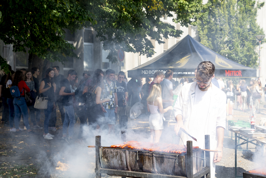 Le barbecue de la rentrée universitaire.
