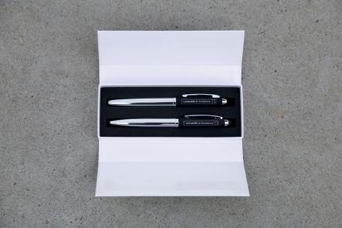 Parure stylo roller et stylo bille en coffret luxe (25,00 € HT / 30,00 € TTC)